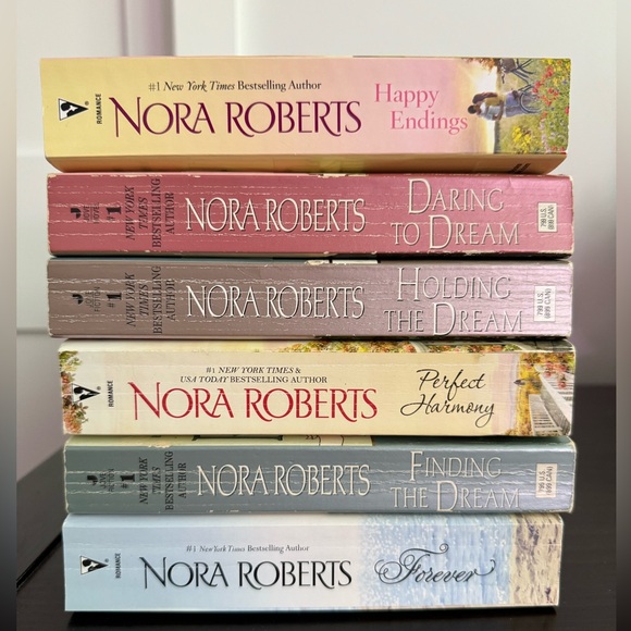 Nora Roberts book bundle - Picture 1 of 1